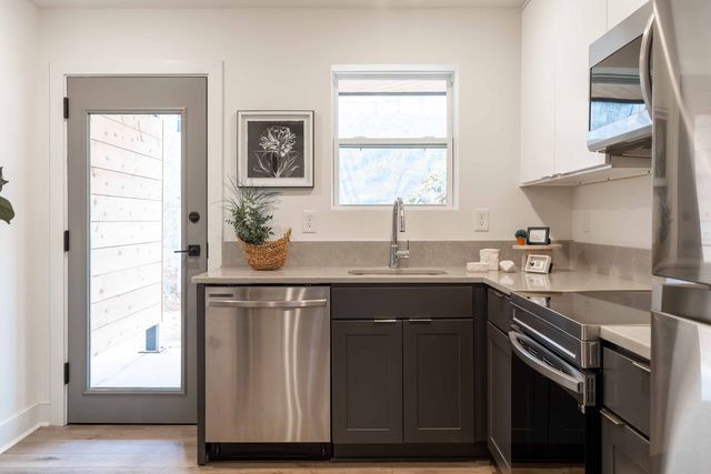 1200 14th Pl NE #111, Atlanta, GA 30309