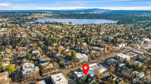 151 N 77th Street, Seattle, WA 98103