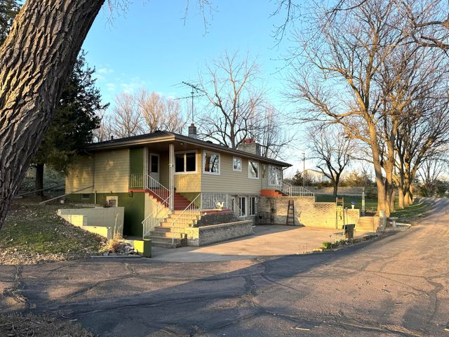 25839 409th Ave, Mitchell, SD 57301
