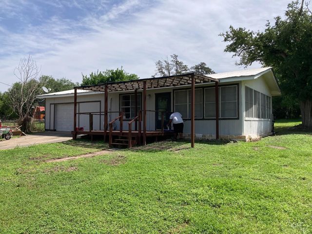 127 Lake St, Mathis, TX 78368