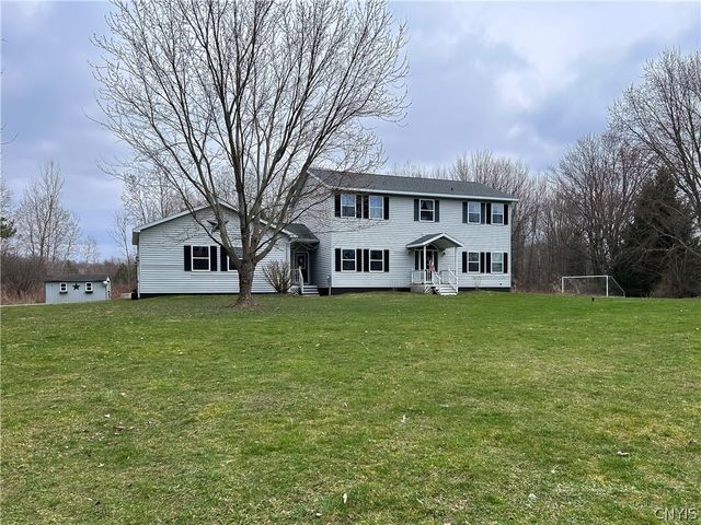 450 Trillium Woods Ln, Tully, NY 13159