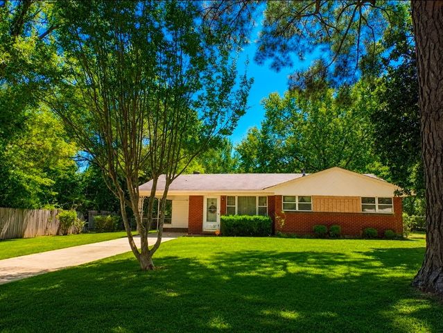 6323 Santa Monica Blvd, Shreveport, LA 71119