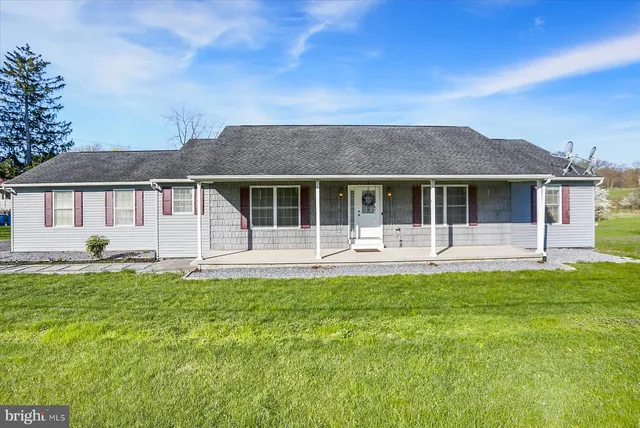 514 Longs Gap Rd, Carlisle, PA 17013