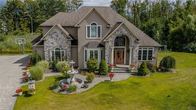 5024 Astilbe Path, Liverpool, NY 13088