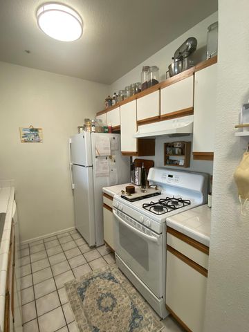 1524 1st Ave  #304, Oakland, CA 94606