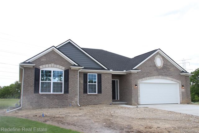 1 Pine Grove Ln, Milford, MI 48381