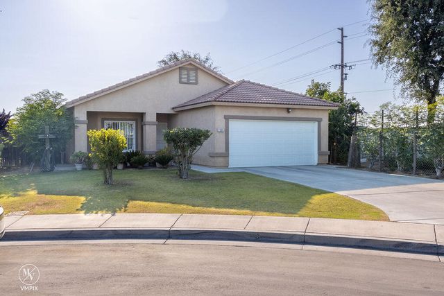 2335 Corte Vallejo, Delano, CA 93215