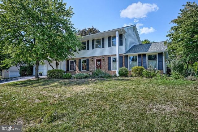 41 Kenwood Dr, Carlisle, PA 17013