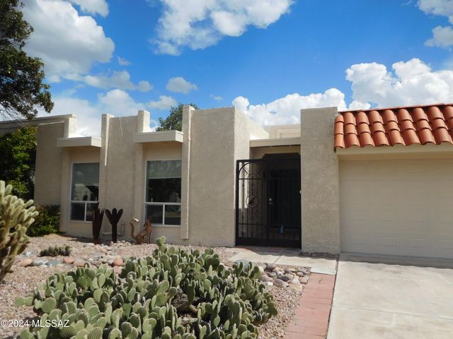 8030 N  Casas Carmen, Tucson, AZ 85742