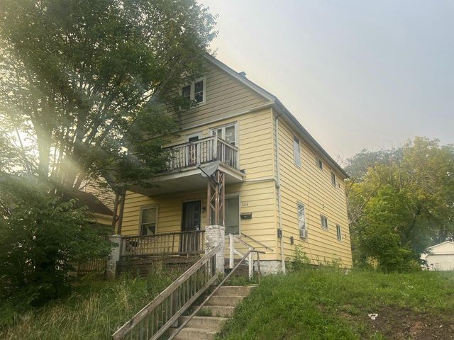 1114 W Keefe AVENUE, Milwaukee, WI 53206