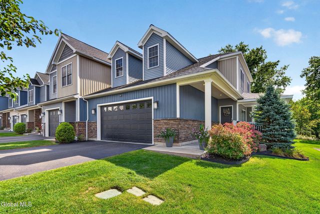 15 Stacey Way, Troy, NY 12180