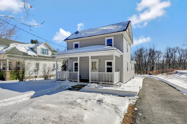 1117 Mill St, Tobyhanna, PA 18466
