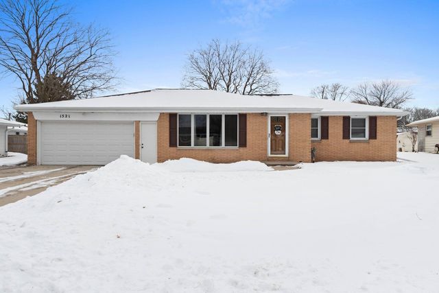 1521 Careful Dr, Green Bay, WI 54304