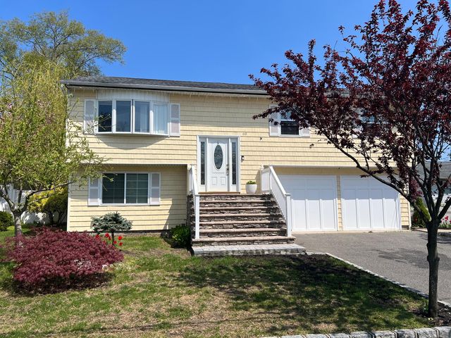68 Dietz St   #A, Central Islip, NY 11722