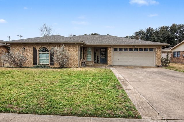 7532 Terry Dr, North Richland Hills, TX 76180