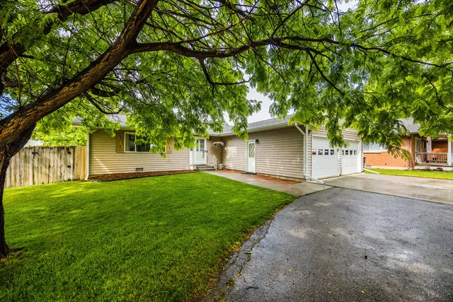 1213 3rd Ave E, Sheridan, WY 82801