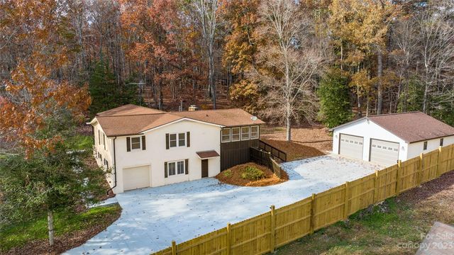 220 Holly Hills Dr, Troy, NC 27371