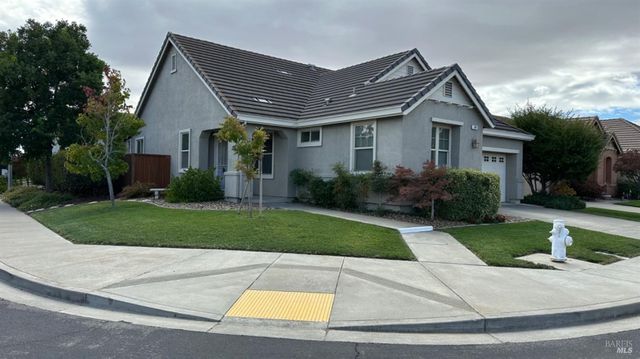 548 White Pine St, Vacaville, CA 95687