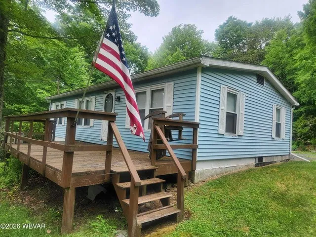 31 Laurel Ln, New Albany, PA 18833