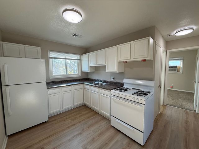 2606 E  Hennepin Ave #3, Minneapolis, MN 55413