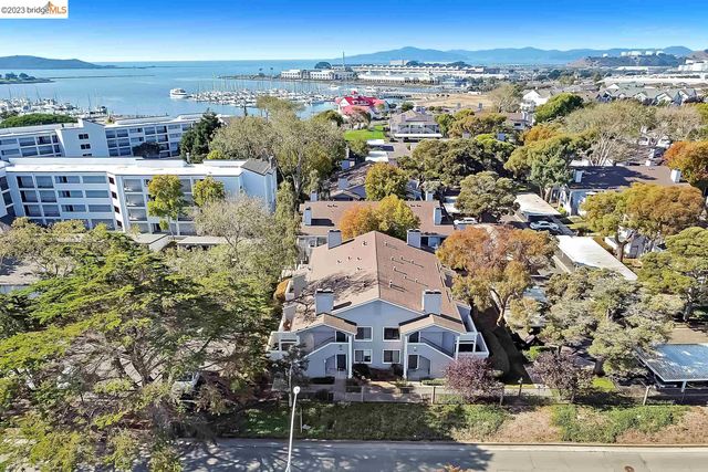 223 Schooner Ct, Richmond, CA 94804