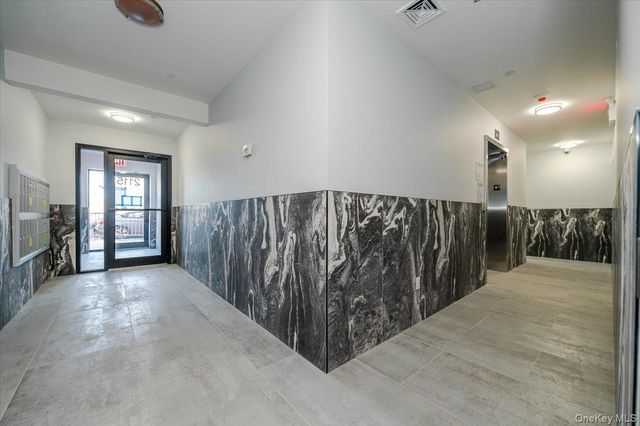 2115 Burr Ave #5D, Bronx, NY 10461