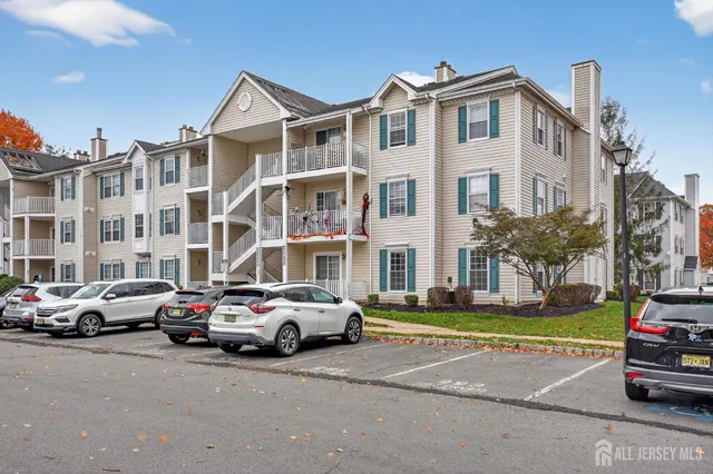 258 Kempsey Dr, North Brunswick, NJ 08902