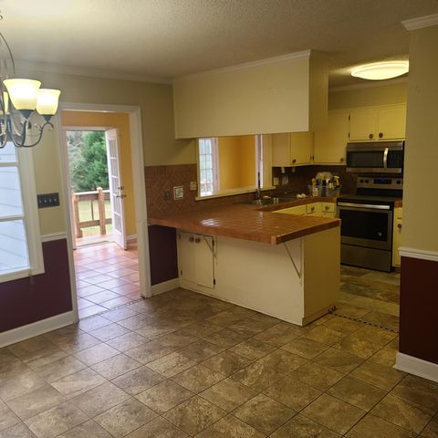 135 Dunaway Dr, Albany, GA 31721