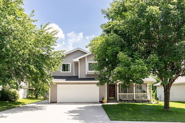 7523 S  137th Ave, Omaha, NE 68138