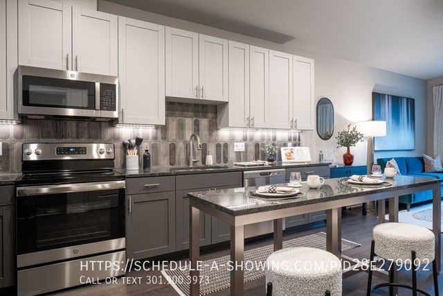 3929 Landmark Ct #211, Chevy Chase, MD 20815