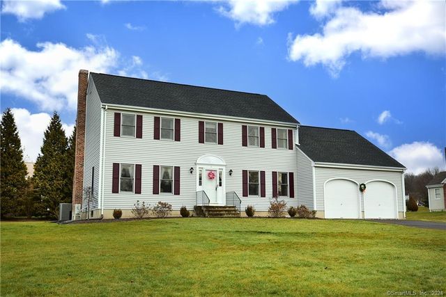 11 Old Country Ln, Ellington, CT 06029