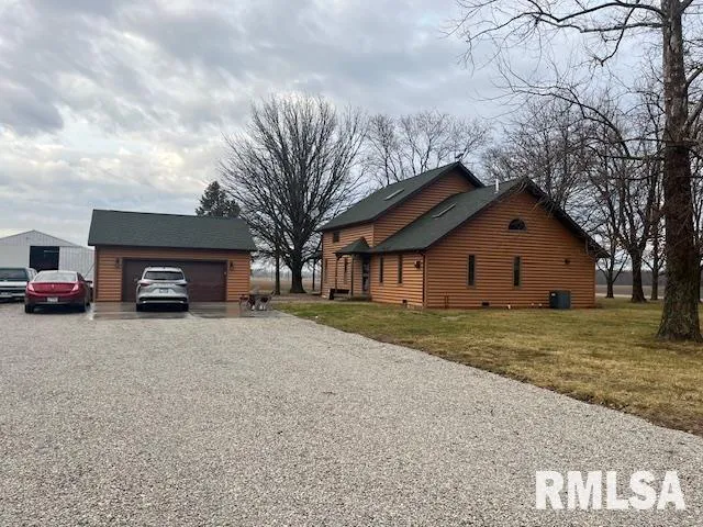 1097 E  180 North Rd, Nokomis, IL 62075