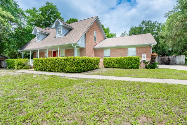 2786 Willow Bend Ct, Crestview, FL 32539