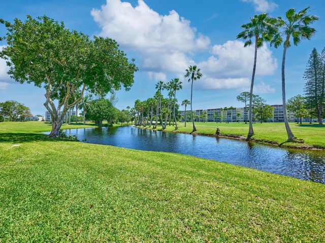 3597 Birdie Drive #202c, Lake Worth, FL 33467
