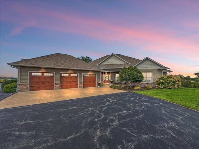 5526 State Route 84 S, Hanover, IL 61041