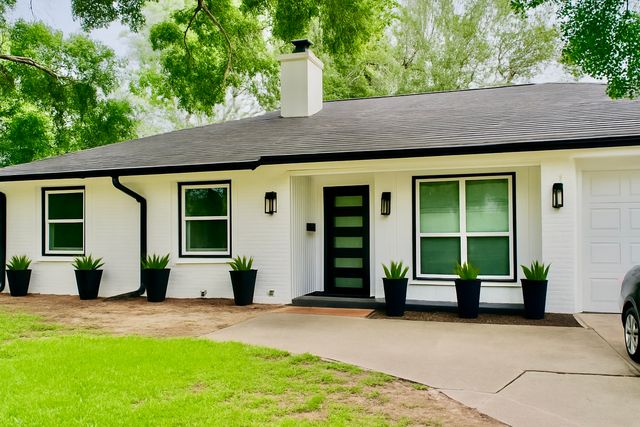 5503 Loch Lomond Dr, Houston, TX 77096