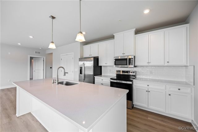 6725 Citory Way #203, Moseley, VA 23120