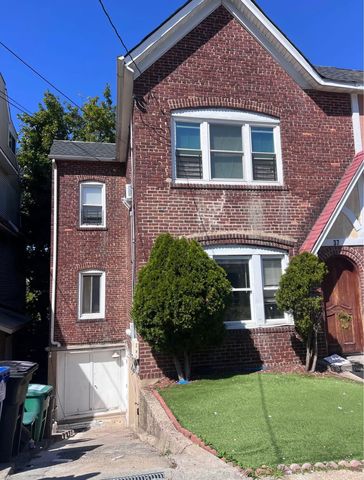 37 Chester Pl #1, Staten Island, NY 10304