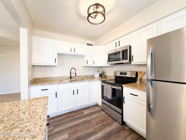 1366 S  Avenida Polar #G205, Tucson, AZ 85710