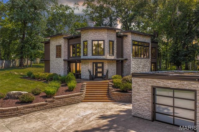 1304 W  Adams Ave, Saint Louis, MO 63122