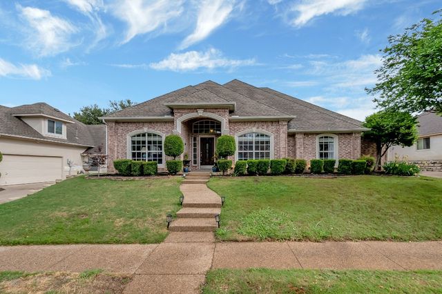 1217 Woodvale Dr, Bedford, TX 76021