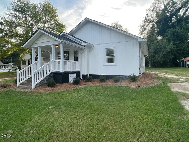 331 N  Dunn St, Angier, NC 27501