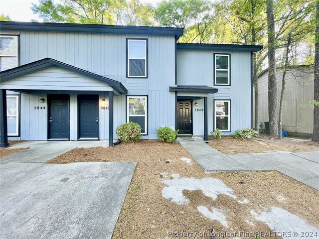 5842 Aftonshire St, Fayetteville, NC 28304