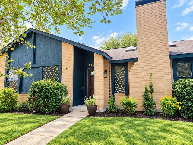 2806 Holy Cross Ln, Garland, TX 75044