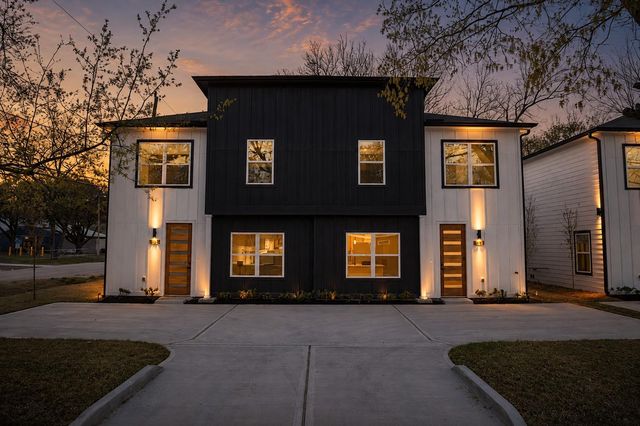 8805 Parkway Dr, Houston, TX 77088