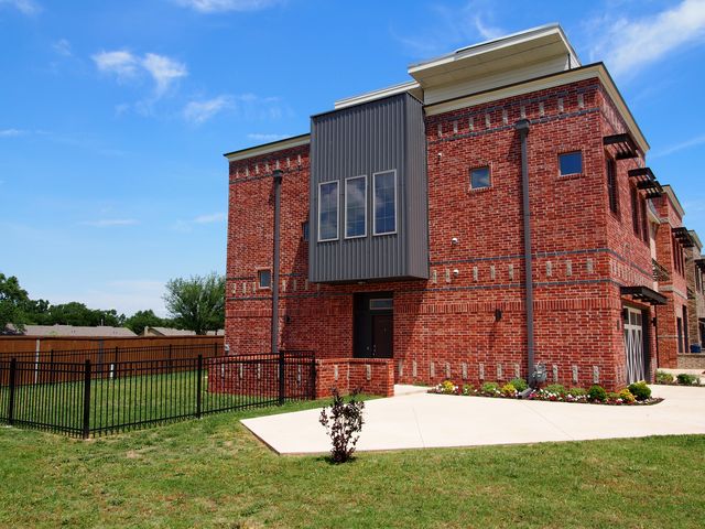 549 S  Fretz Ave, Edmond, OK 73003