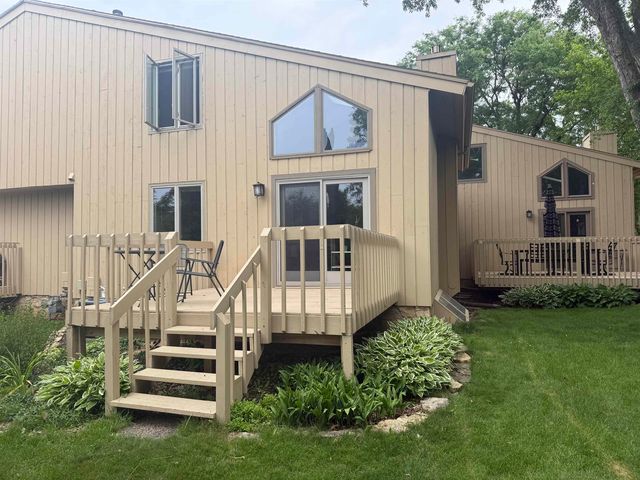 7305 Donna Dr, Middleton, WI 53562