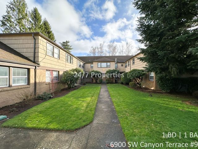 6900 SW Canyon Ter  #9, Portland, OR 97225