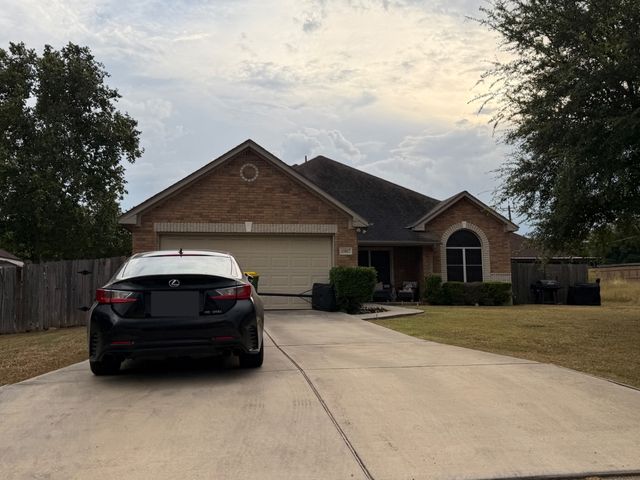 15817 Hill Ln, Selma, TX 78154
