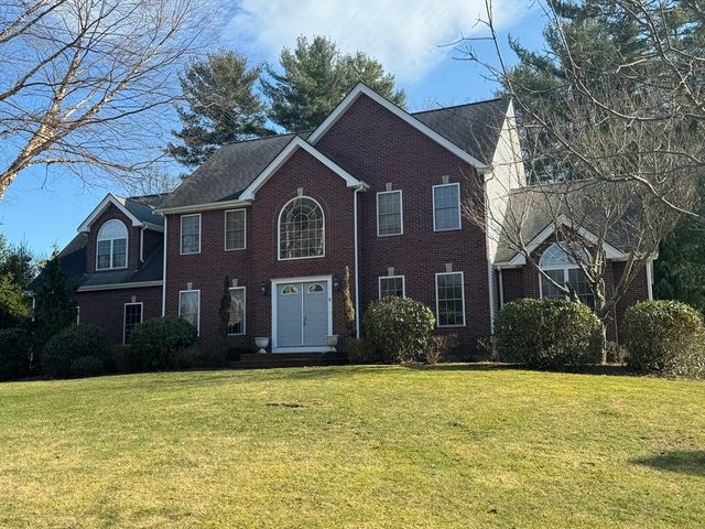 8 Nutmeg Ln, South Easton, MA 02375